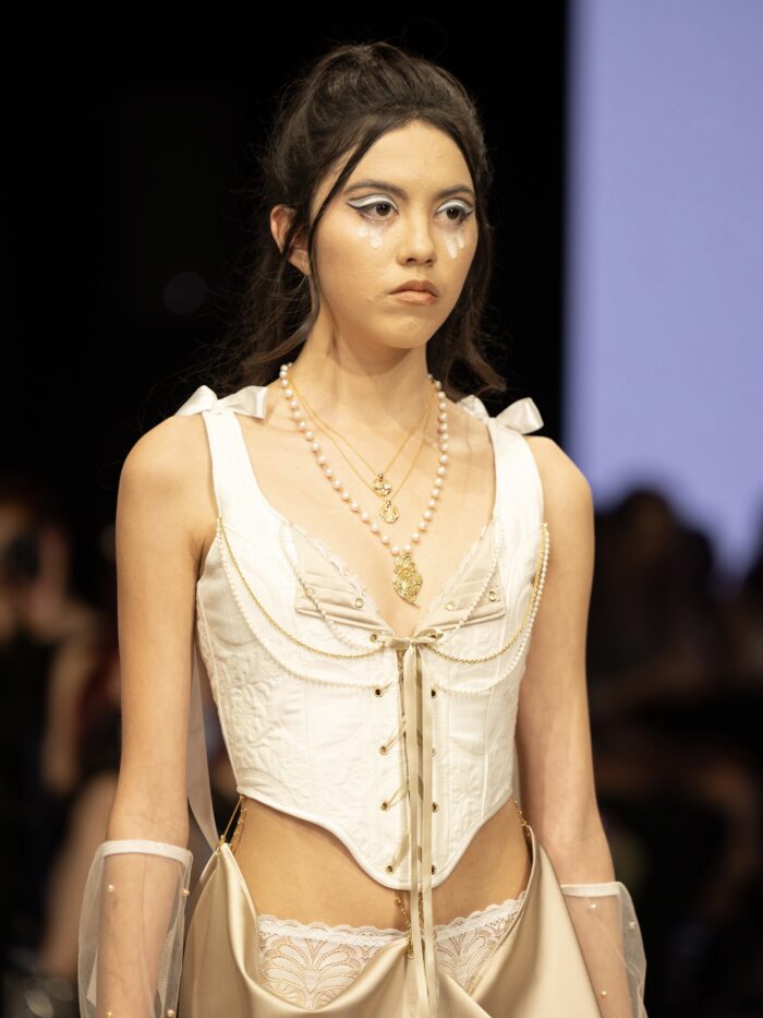 Jacquard Corset with Train VFW - Image 4