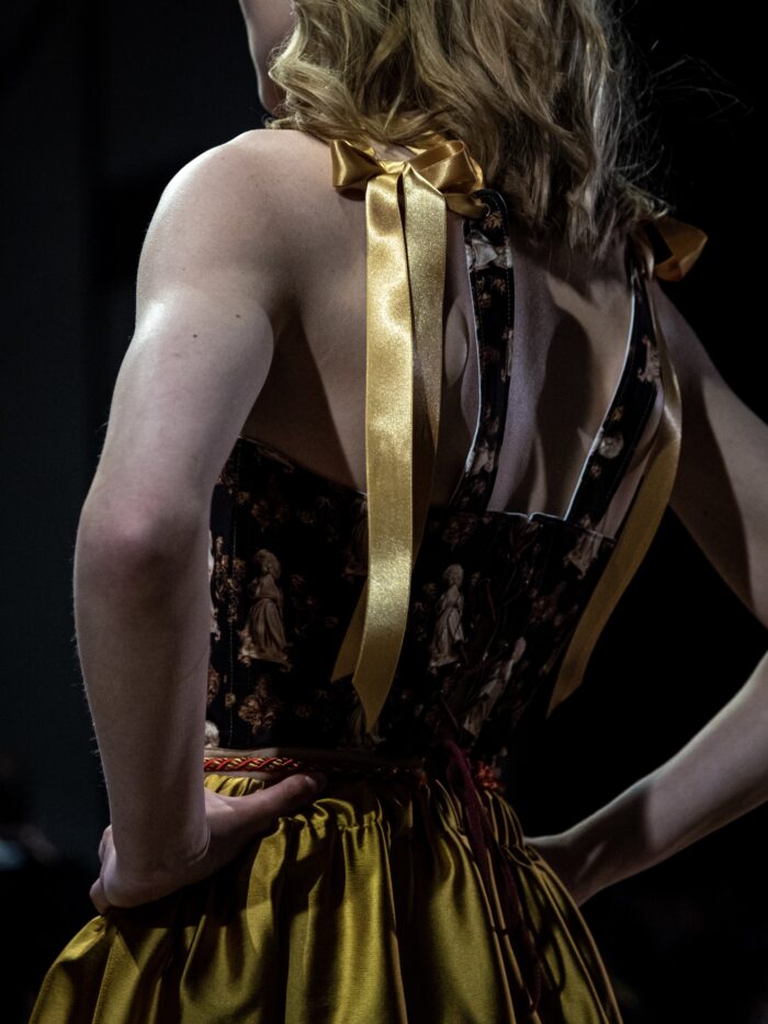 Statues Medieval Corset VFW - Image 4