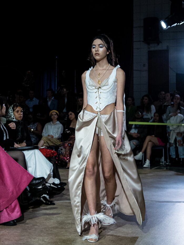 Jacquard Corset with Train VFW - Image 5